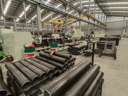 0.8 mm/r Ra 0.037 Skiving Roller Burning Machine With Ultra Wide Guide Rail การออกแบบของรถไฟฟ้า